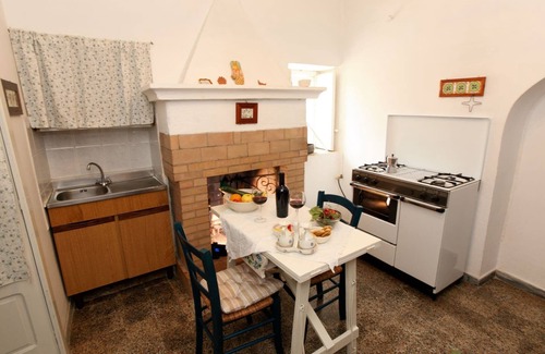 Cisternino Cottage | Cottage in Cisternino with Garden & BBQ