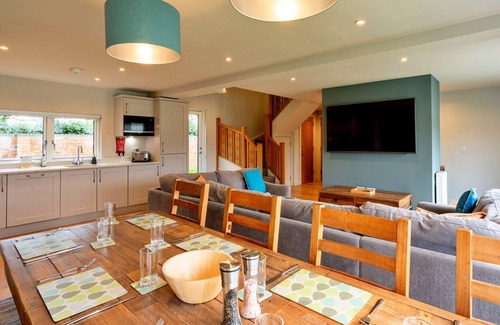 Dorsington Cottage | Cottage in England Forest with Private Garden
