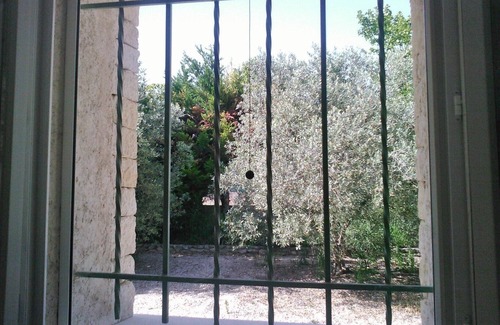 L'Isle-sur-la-Sorgue Cottage | Cottage in L'Isle sur la Sorgue, St Antoine area, air conditioning and pool, linen provided