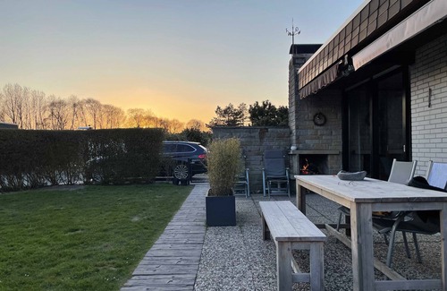 Tossens Apartment | Cottage in front of the dike