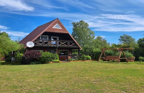 Grabowo Koscierskie House | Cottage in Koscierzyna with Lake Nearby