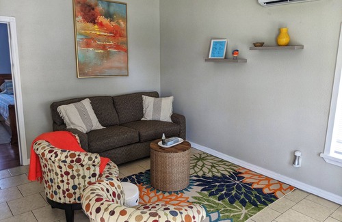 Syracuse Cottage | Cottage in Syracuse - 3 min walk to Lake Wawasee and access to Lake Papakeechie