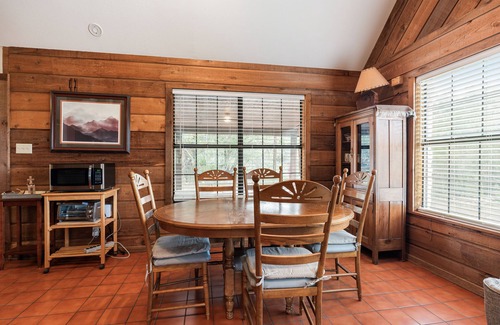 Concan Cottage | Cottage in the heart of Concan surrounded by nature & less than 5-minute drive to THE Frio River