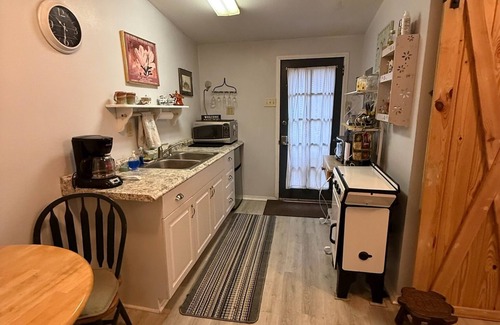 Crawfordville Cottage | Cottage in the Woods