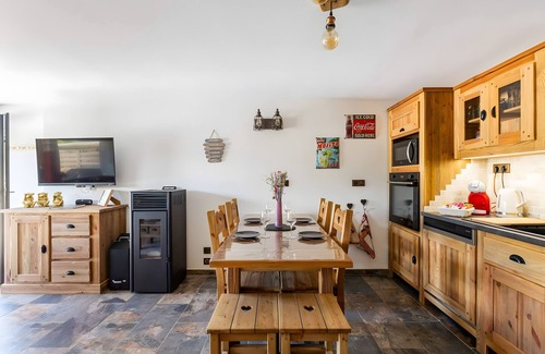 Vallieres Cottage | Cottage 'L'étable' with Private Terrace, Shared Garden and Wi-Fi