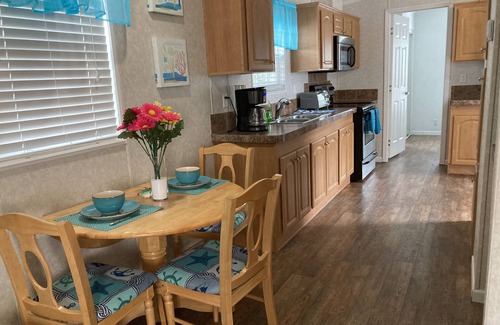 Lake Placid Resort | Cottage@Lake Grassy Resort 1295 Monthly Special. Jan-April 90 day minimum