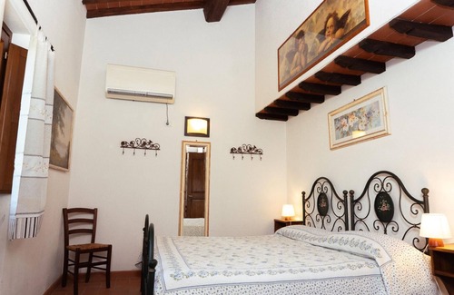 Rapale Other | Cottage 'Laura' with private garden and barbecue