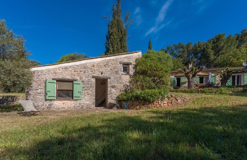 Draguignan House | Cottage 'Les Bergeries De Danielle' with Private Pool, Private Terrace and Wi-Fi