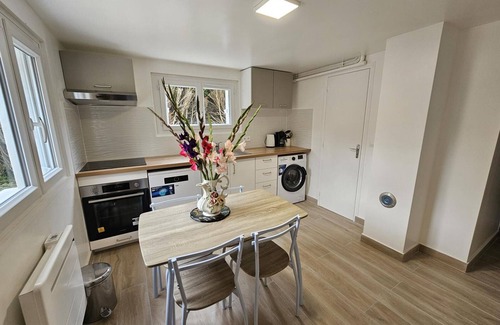 Charge Cottage | Cottage Les Tilleuls with Garden, Near Amboise
