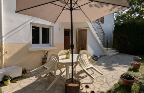 Charge Cottage | Cottage Les Tilleuls with Garden, Near Amboise