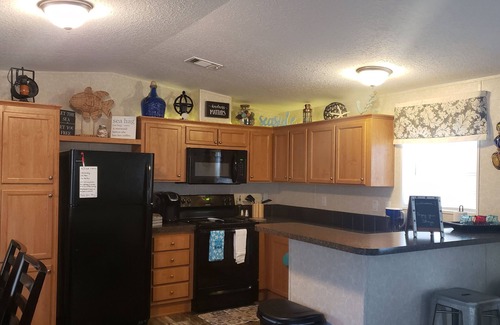 Steinhatchee Cottage | Cottage located in a local fish camp with boat parking.