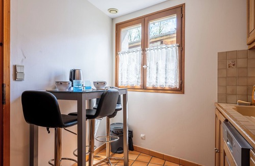 Albens Cottage | Cottage 'Marie Andre' with Private Terrace and Wi-Fi