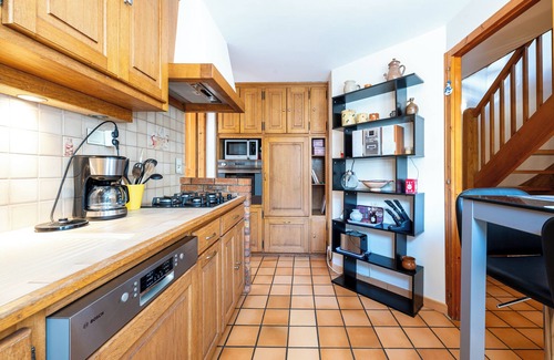 Albens Cottage | Cottage 'Marie Andre' with Private Terrace and Wi-Fi