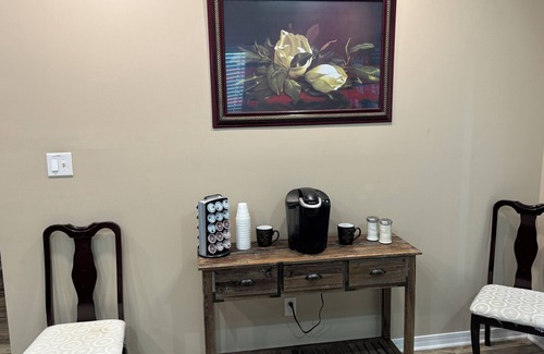 Loxley House | Cottage near the beach , owa, Bucees , King bed , WiFi quiet neighborhood