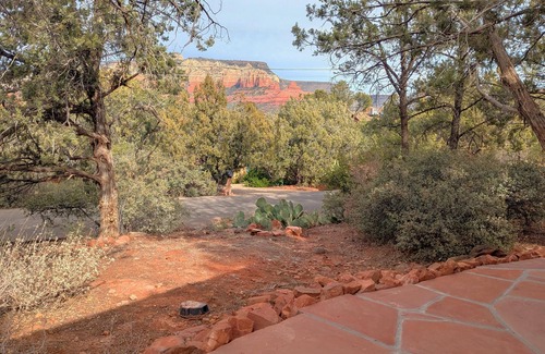 Sedona Cottage | Cottage near Uptown Short Walk to Tlaquepaque Arts and Crafts Village and trails