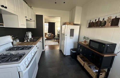 Fairfield House | Cottage On 3rd Street