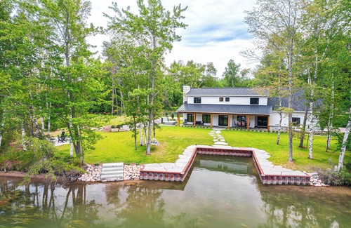 Alanson Cottage | Cottage on Crooked River w/Dock + Slip!