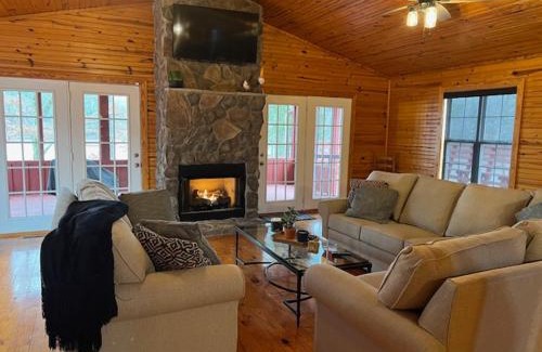 Buchanan House | Cottage on Cypress Bay near Paris Landing State Park