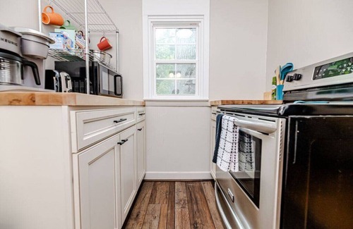 Southern Pines House | Cottage on Ridge- Short & Extended Stays