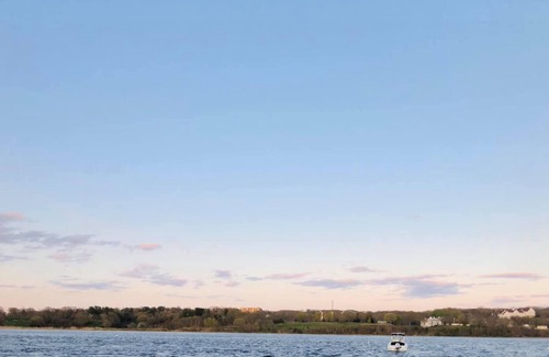 Somerset House | Cottage on River near Providence/Cape Cod/Newport