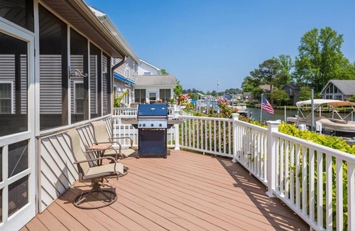 Ocean Pines Cottage | Cottage on the Canal minutes from Ocean City, Assateague Island and Ocean Downs