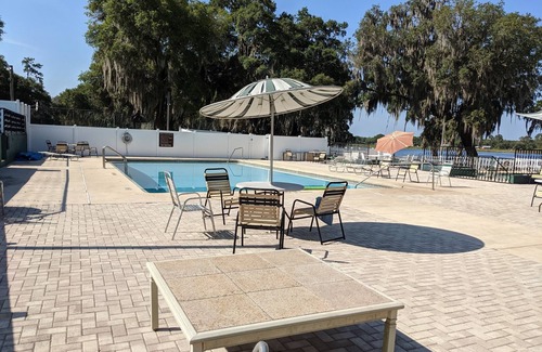 Salt Springs Cottage | Cottage resort in Ocala National forest with pool, lake for boats, hiking trails