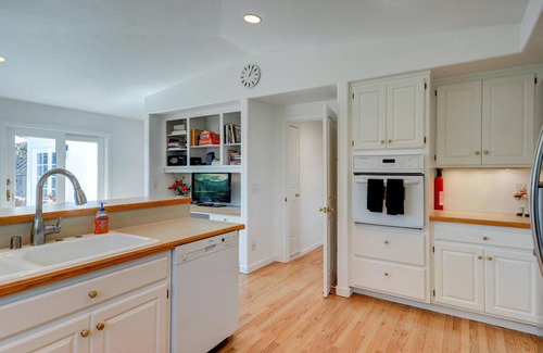 Sonoma House | Cottage Sonoma @ Historic Plaza. - Includes Wine Tasting Passport