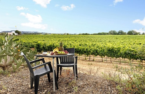Palmela Cottage | Cottage 'Syrah' with Shared Pool, Private Terrace and Air Conditioning