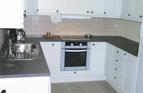 Lyngdal House | Cottage (terraced house) in attractive location by the Rosfjord and the mouth of the river Audanelv,