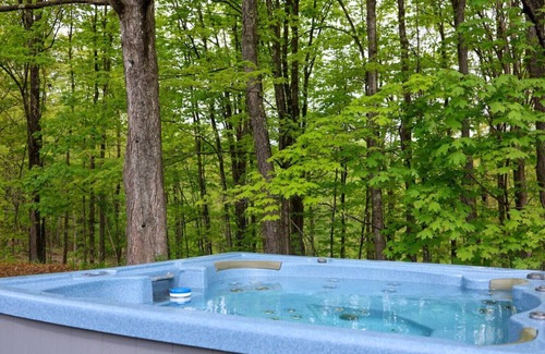 Cairo House | Cottage w/hot tub 15min to Windham & Catskill