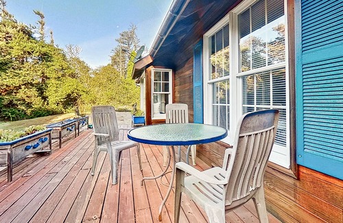 Cleone Cabin | Cottage with deck & electric fireplace- walk to the ocean, beach, & bluffs