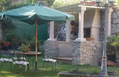 Ponteareas House | Cottage with garden