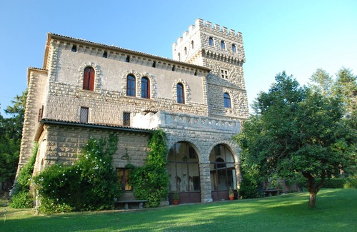 Grotte di Castro Cottage | Cottage with swimming pool, veranda, garden and private parking