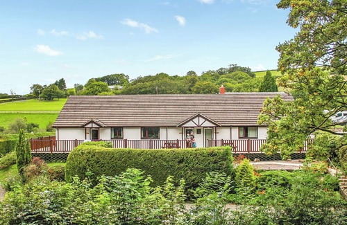 Llanybri Cottage | Cottage with one double and two twin.