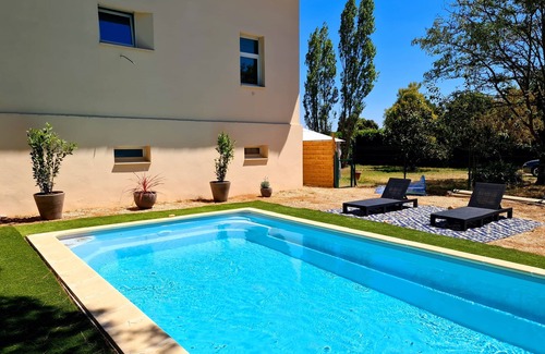 Saint-Gilles Apartment | Cottage with Pool, Fenced Garden – Pets Welcome