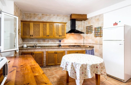Durcal Villa | Cottage with pool, garden with views and wifi