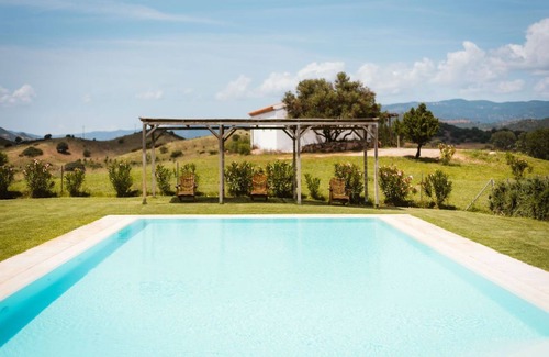 Galtelli Cottage | Cottage with Pool, Vineyard and Breathtaking Views (Ollastru)