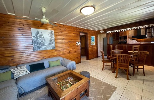 Grand Bois Cottage | Cottage with pool and secure parking in Réunion