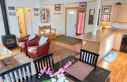 Moab Cottage | Cottage with prime location, WiFi, private hot tub & charming yard