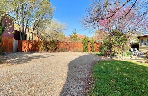 Moab Cottage | Cottage with prime location, WiFi, private hot tub & charming yard