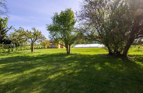 Naussannes Cottage | Cottage with private pond, shared pool and WiFi in Dordogne