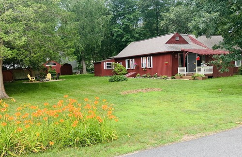 Old Lyme House | Cottage with Roger’s Lake views and access.