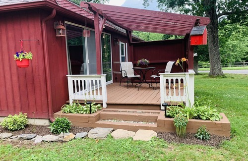 Old Lyme House | Cottage with Roger’s Lake views and access.