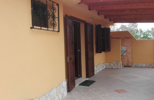 Cala Sinzias House | Cottage with sea view, 300 m from the beach, 4PL
