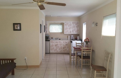 Laurel Cottage | Cottage within walking distance to Casey Key Beach