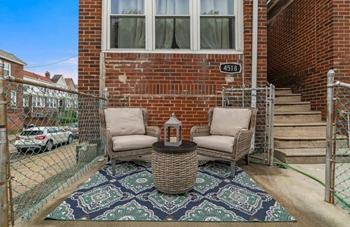 Delair Apartment | Cottman Retreat Free Parking