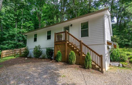 Asheville House | Cottontail Cottage Pet-friendly, Fire Pit & 10 Min. to Downtown AVL!