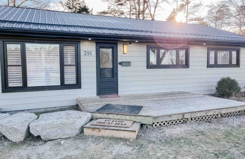 Long Point Cottage | Cottontail Long Point 4 Bedroom Cottage minutes to the beach