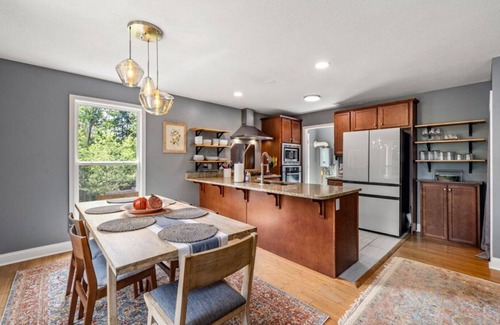 Weaverville House | Cottontail Trail: Peaceful Weaverville Sanctuary, 20 min from AVL and pet freindly!