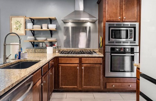 Weaverville House | Cottontail Trail: Peaceful Weaverville Sanctuary, 20 min from AVL and pet freindly!